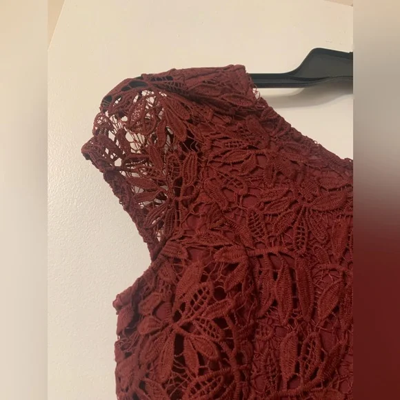 Lulus small burgundy dress right sheer right now wine red - Picture 5 of 7